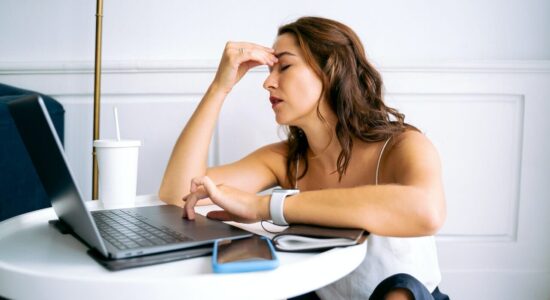 11 cattive abitudini ti tolgono energia