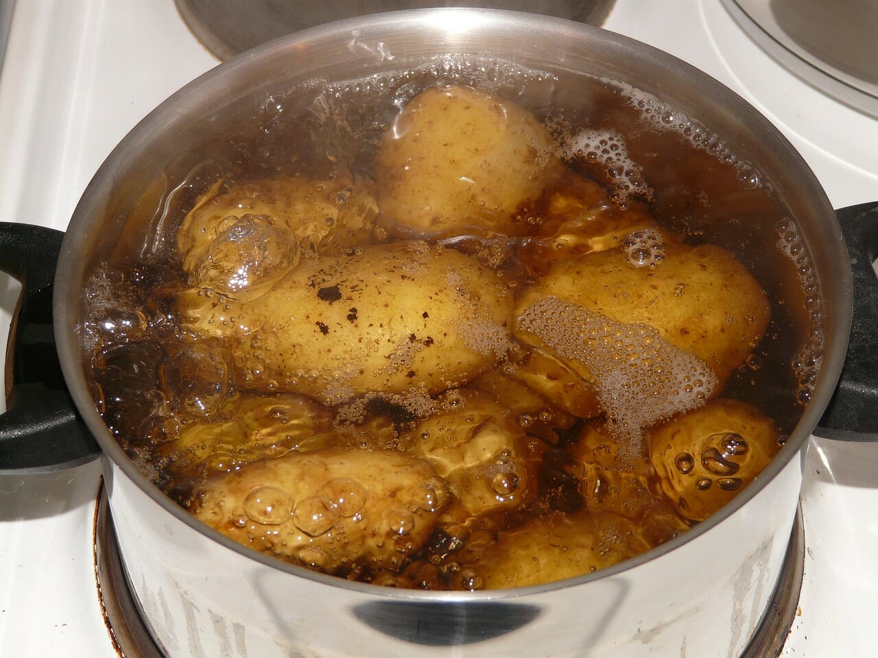 Aggiungiamo delle patate bollite