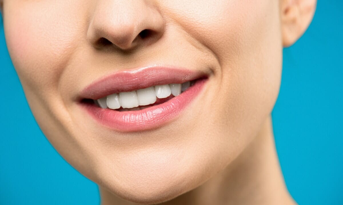 Avere denti bianchi e sani è l’obiettivo di tutti