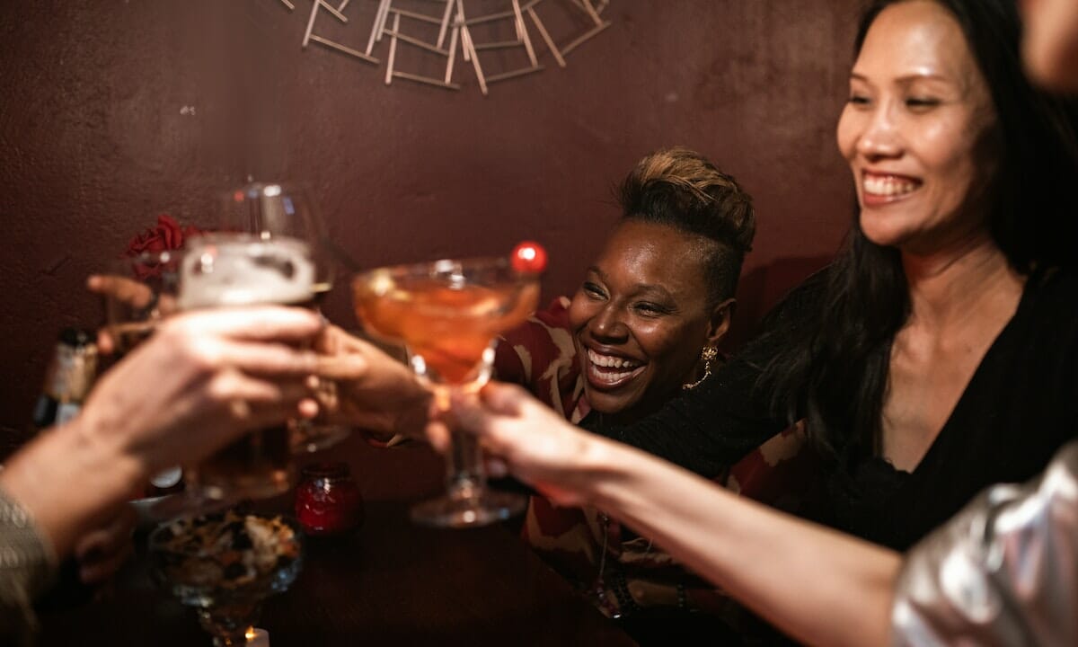 Bisognerebbe limitare il consumo di aperitivo massimo a 2 volte a settimana
