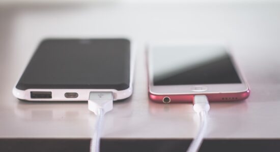 Carichi ancora il cellulare col filo