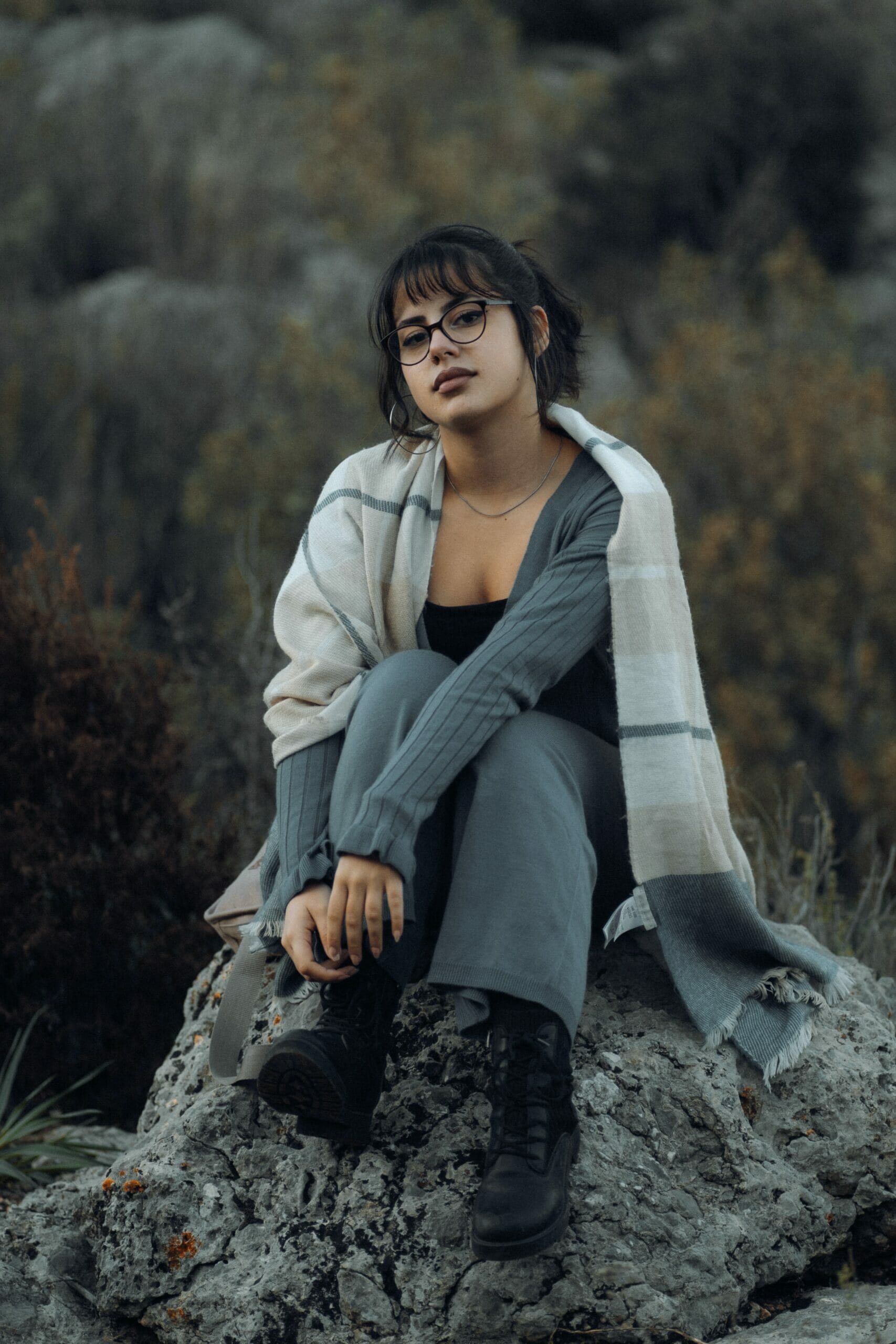 Ci sono pochi dubbi sul fatto che i look invernali vedano come protagonisti assoluti i colori neutri: nero, bianco, beige e grigio.