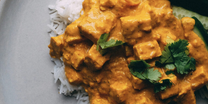 Come cucinare un pollo al curry profumato e delizioso