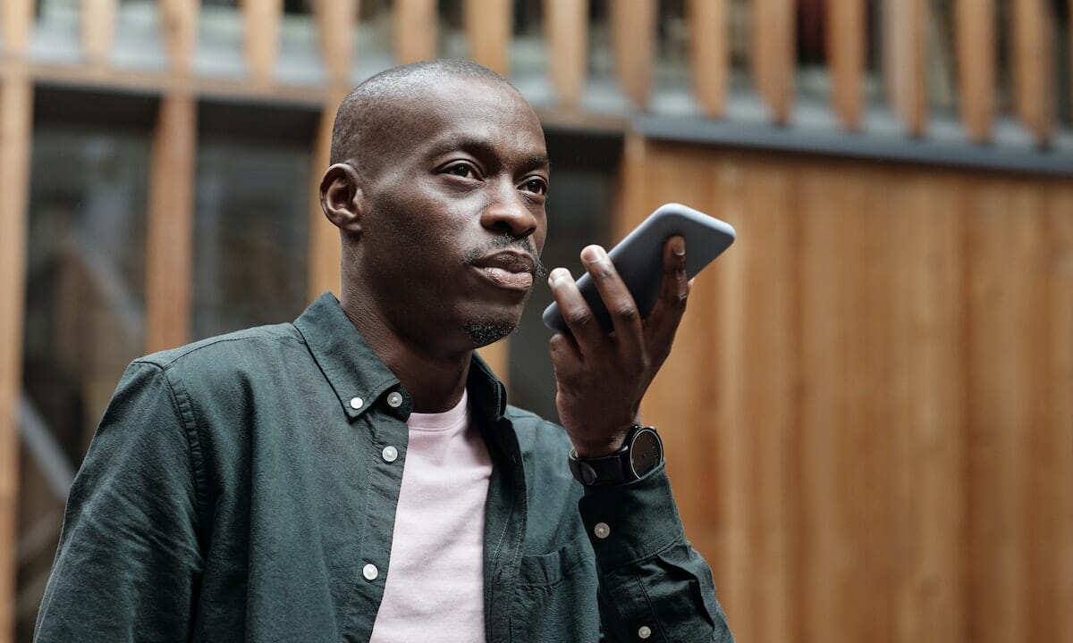 Comunicare in codice col nostro cellulare
