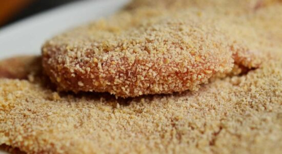 Cosa usare al posto del pangrattato per panature croccantissime
