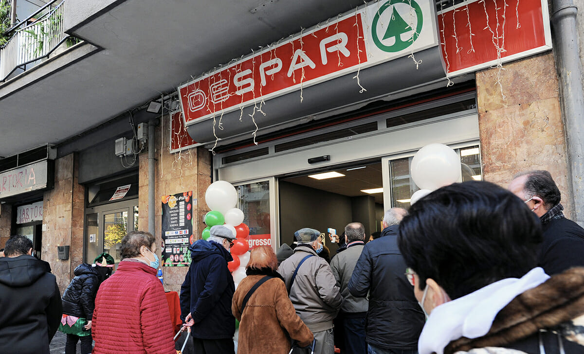Despar, colosso della GDO con oltre 600 punti vendita in Italia, è alla ricerca di nuove figure sia diplomate che laureate