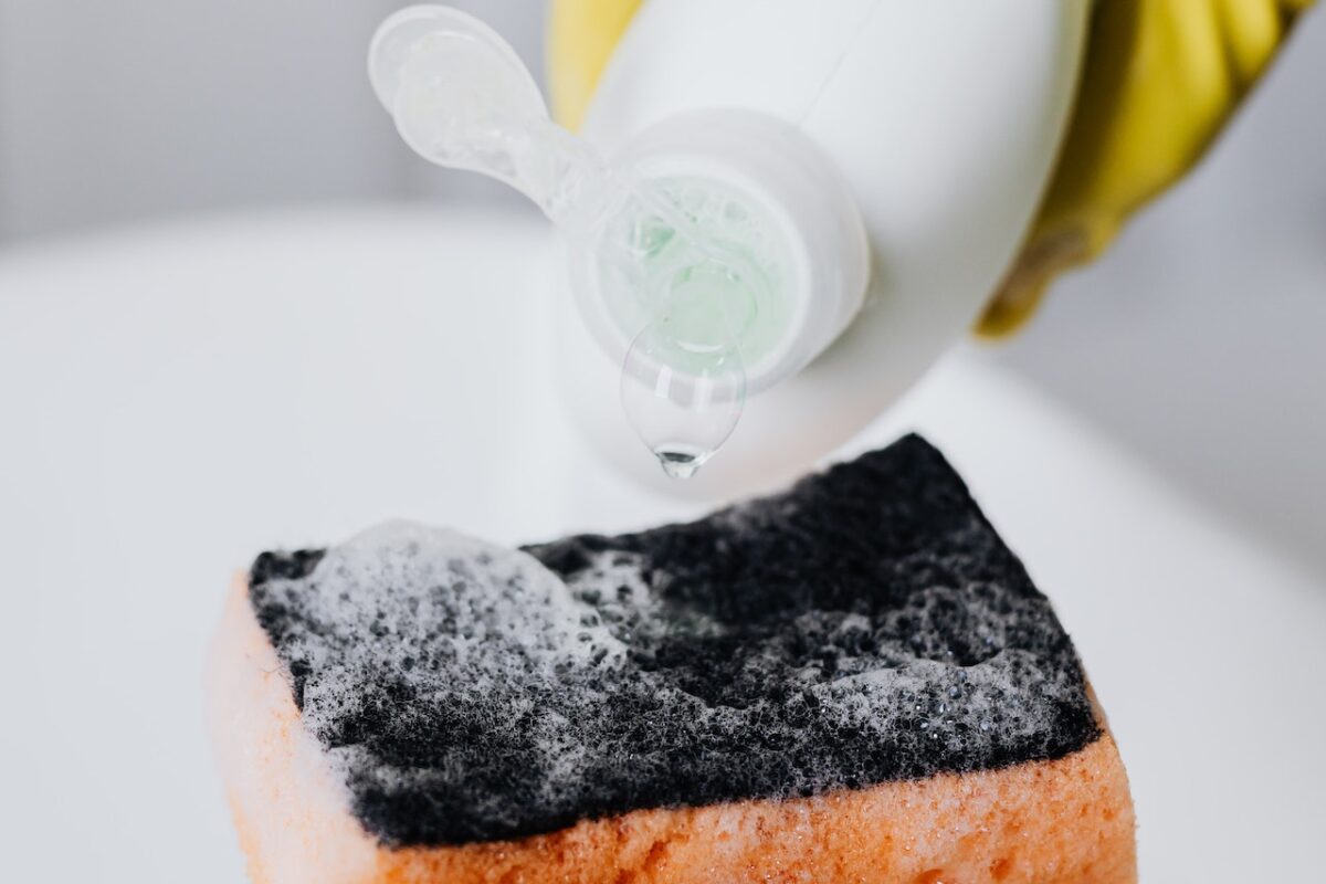 Detergente liquido per lavare i piatti