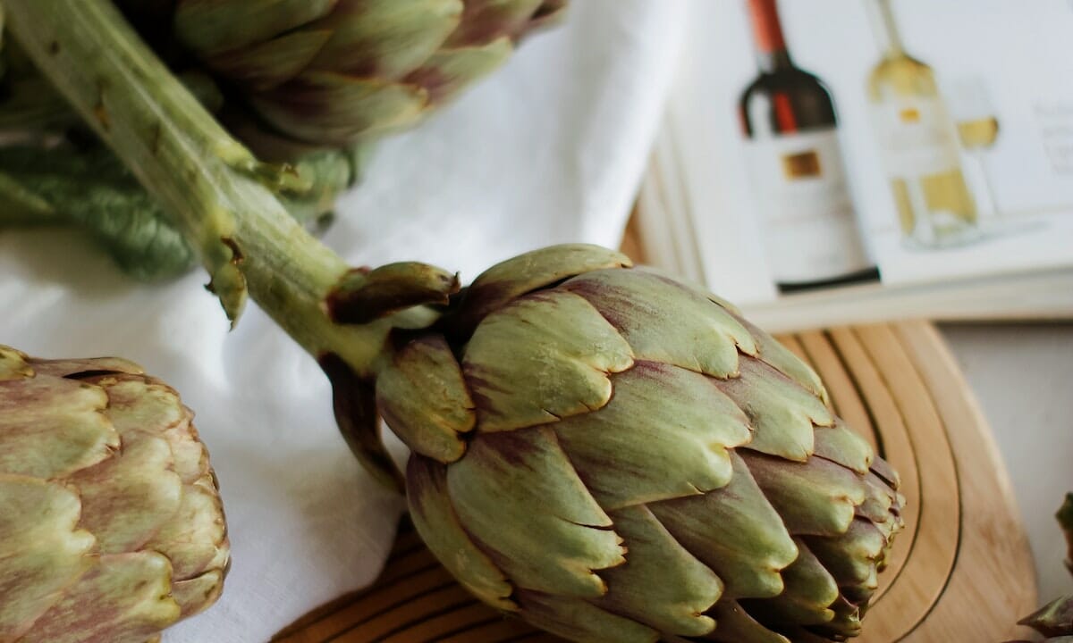 I carciofi sono ricchi di acqua e fibre e poveri di calorie