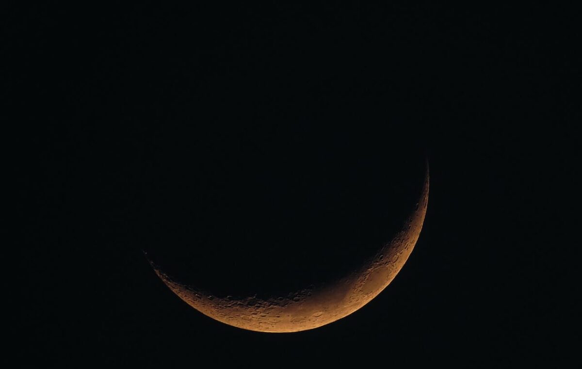 Il rapporto tra le fasi lunari e la cura dei capelli