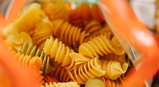 Il trucco geniale per chiudere i pacchi di pasta