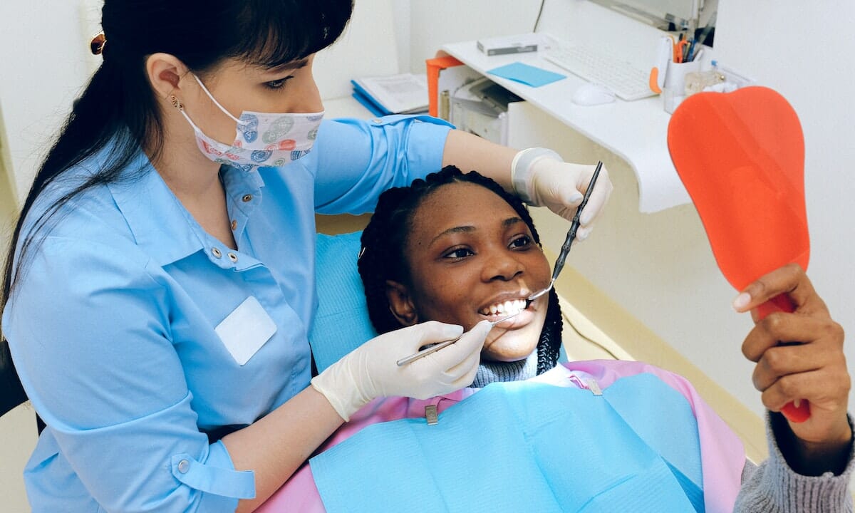 La pulizia dei denti professionale è altamente consigliata