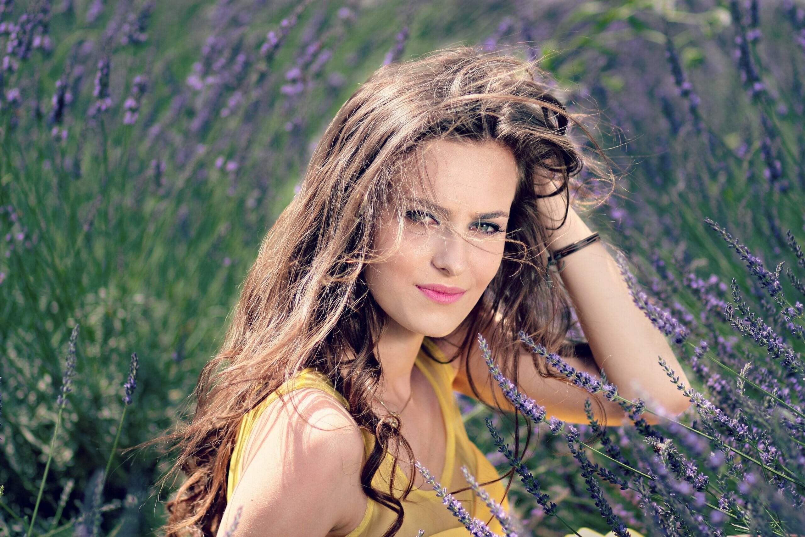 ’attenzione per la cura dei capelli è una delle caratteristiche che contraddistinguono moltissime donne