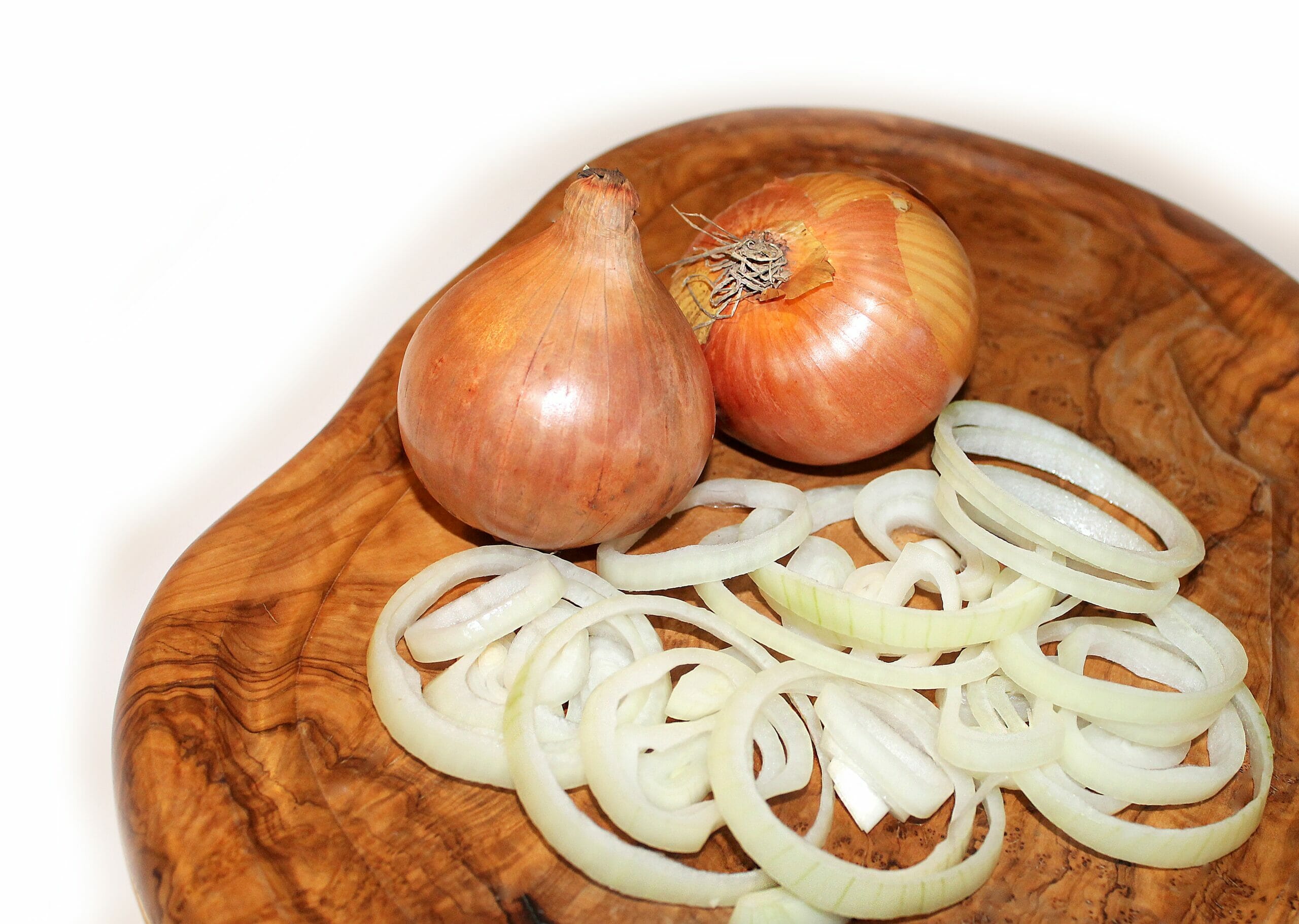 Le cipolle sono un alimento prezioso nella nostra dieta poiché ricca di antiossidanti ma talvolta vengono sottovalutate.