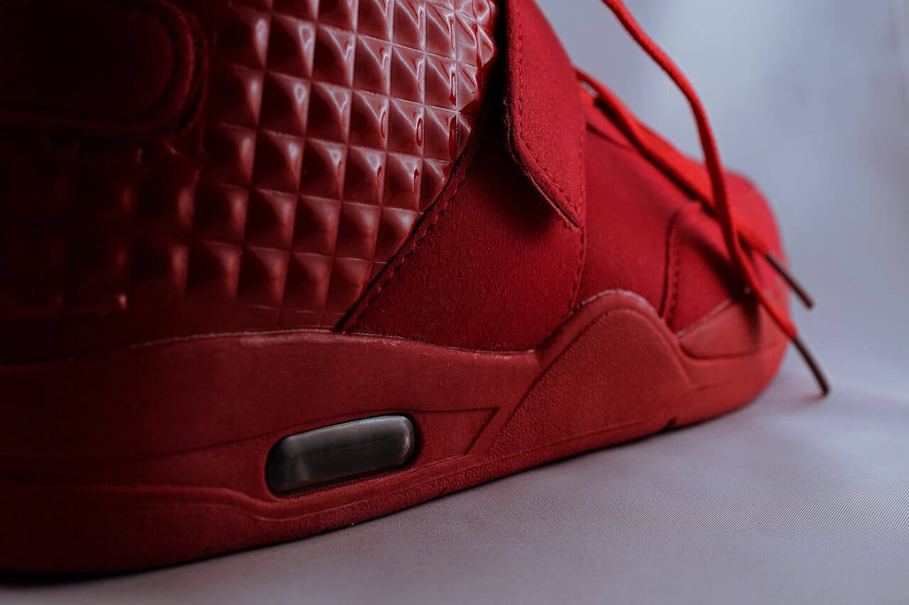 Le sneakers da basket coprono la caviglia e non sono adatte a tutte