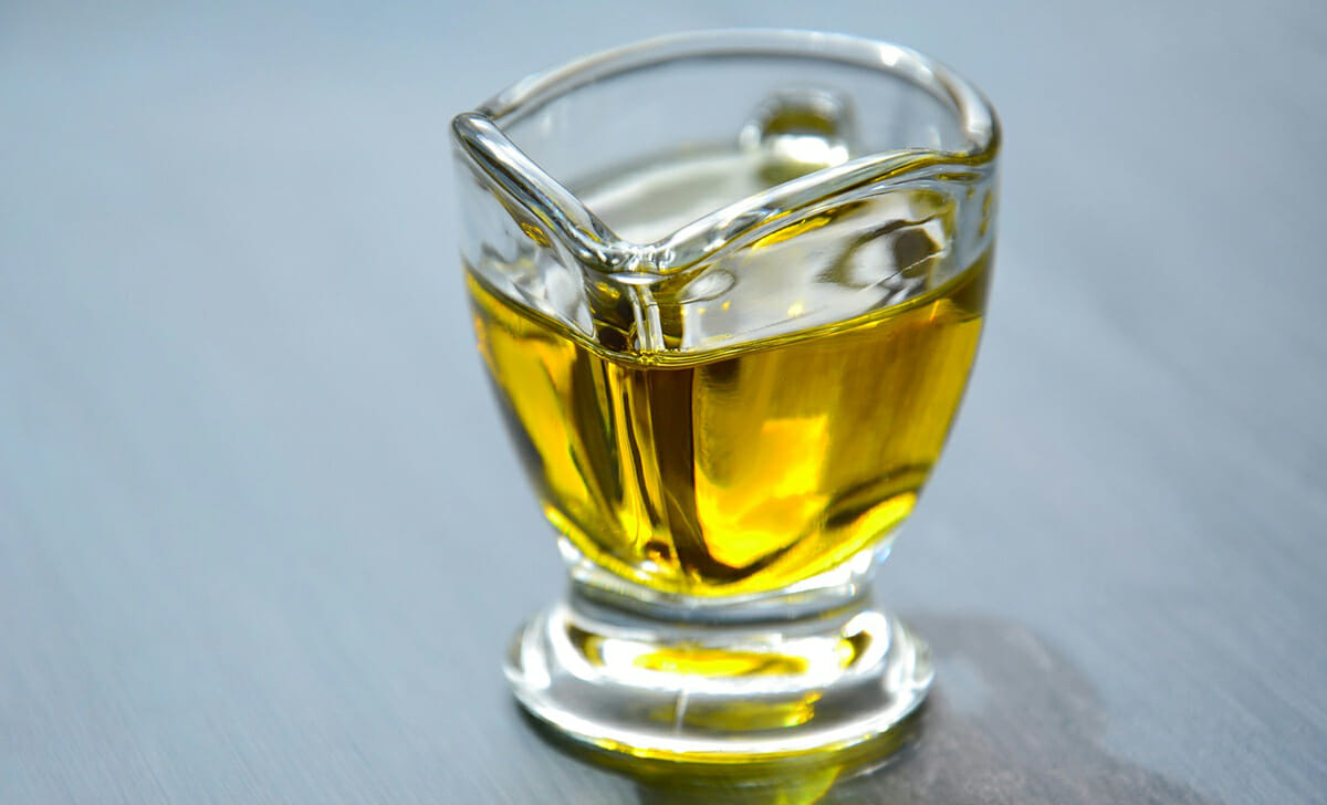 L’olio EVO rende morbidi e luminosi i nostri capelli e mantiene idratata anche la pelle del viso
