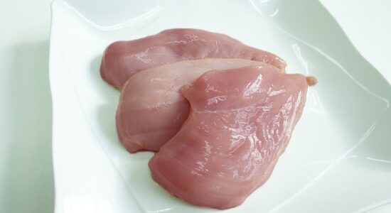 Meglio mangiare il pollo giallo o quello bianco?