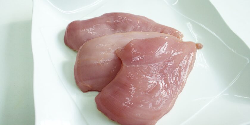 Meglio mangiare il pollo giallo o quello bianco?