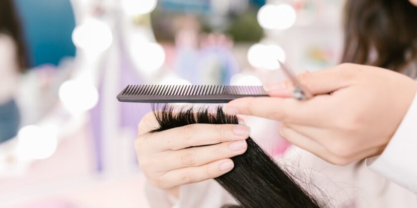 Meglio tagliare i capelli prima o dopo la tinta