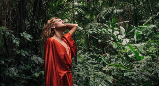 Moda febbraio, sei stanca di tonalità scure e neutre?