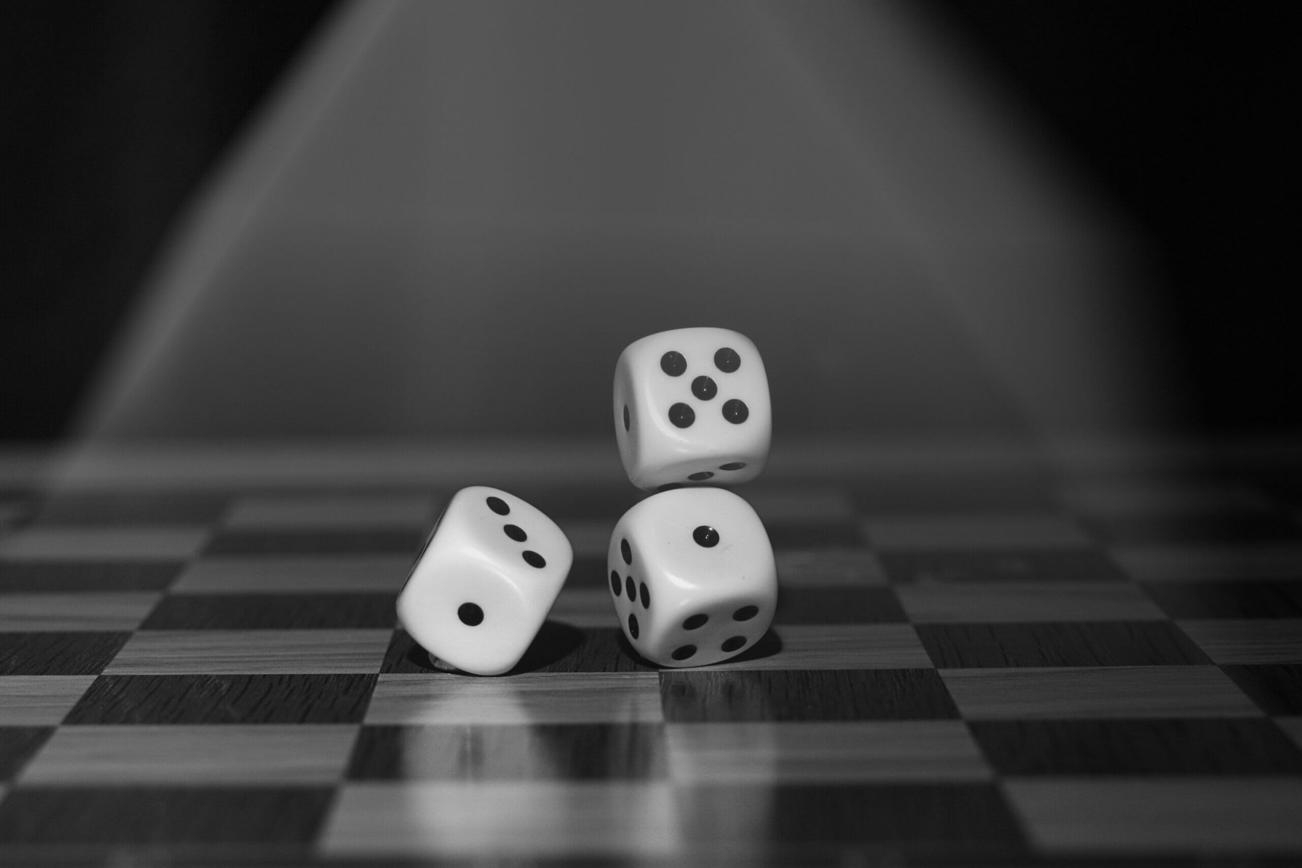 Ogni giorno, gli italiani cercano di dare un calcio alla loro sorte segnata