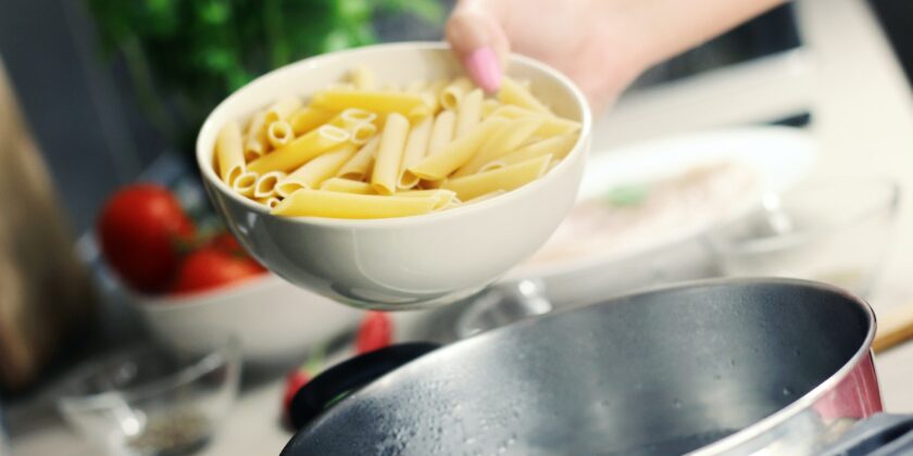 Pochi ed economici ingredienti per una pasta veloce