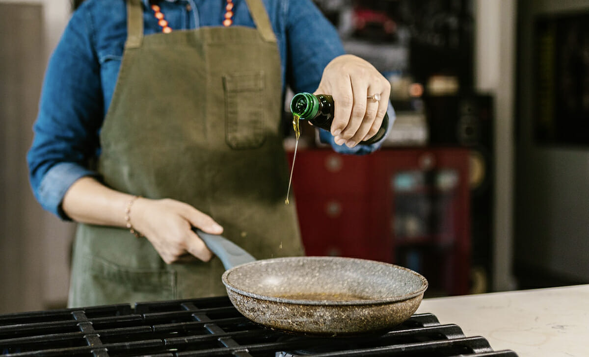 Puoi preparare la verza stufata in padella con aglio e un filo d'olio
