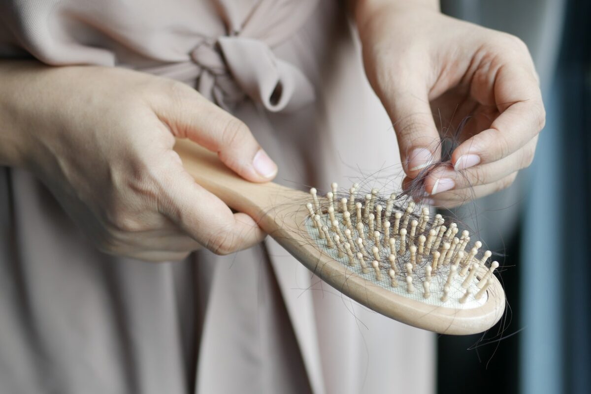 Rimuoviamo tutti i capelli-proiezionidiborsa.it