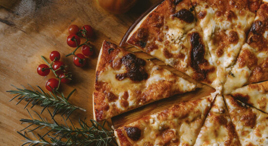 Riscaldare la pizza senza accendere il forno
