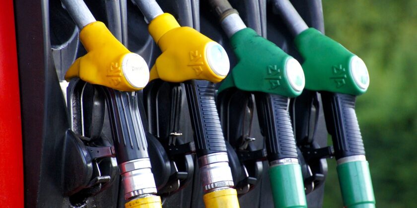 Risparmiare sulla benzina è possibile-proiezionidiborsa.it
