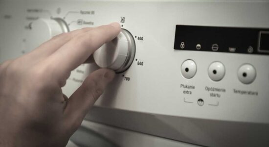 Rovineremo la lavatrice e i vestiti se commettiamo questi 5 errori