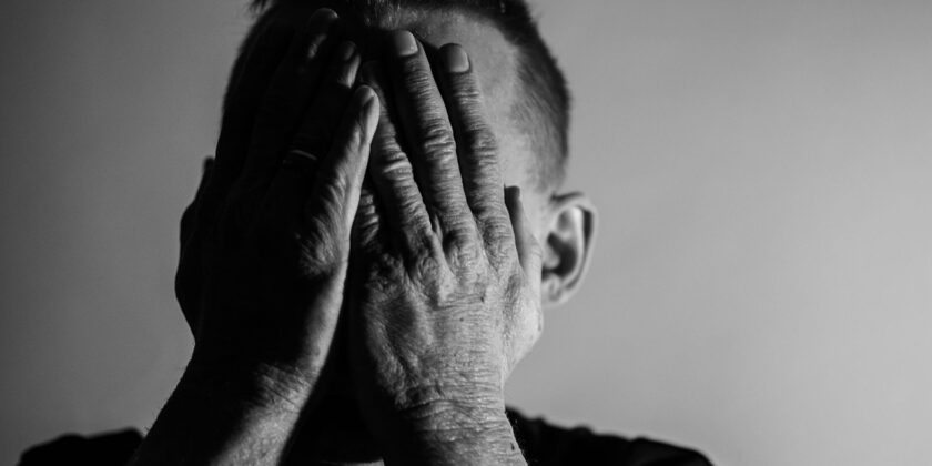 Sapevi che questi 3 comportamenti a tavola portano tremendamente sfortuna