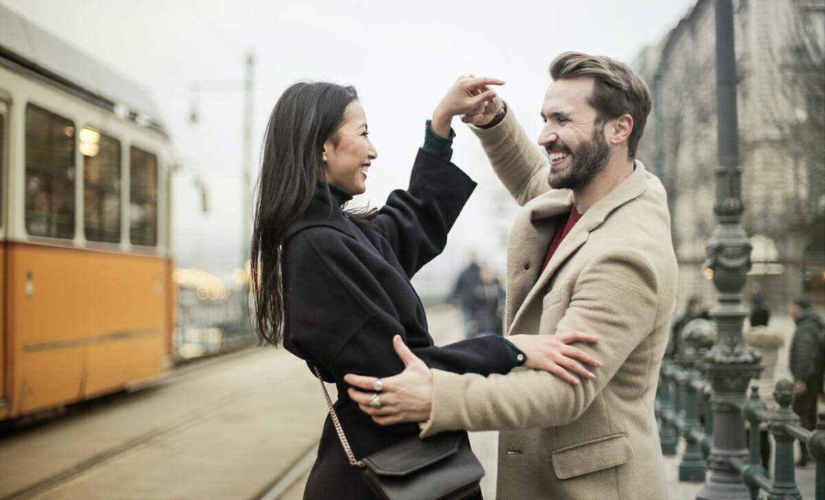 Se il treno è al binario, in Francia, il bacio è proibito
