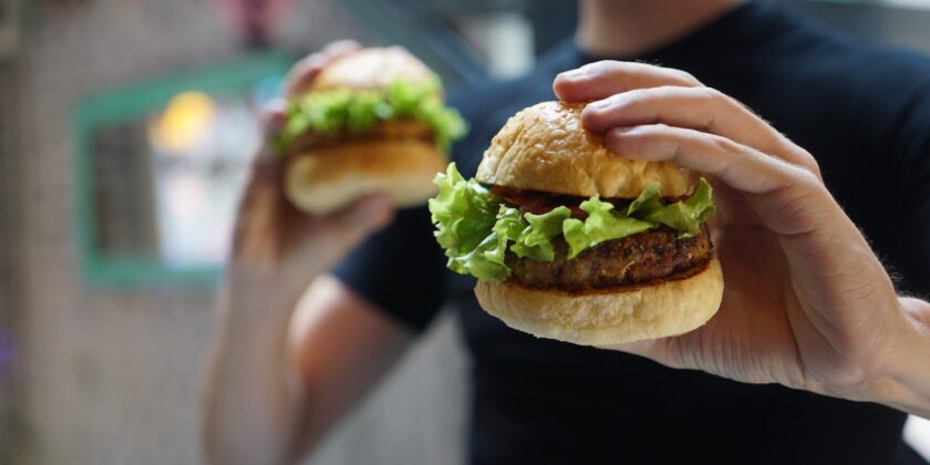 Se vuoi mangiare di meno dovresti prendere questa semplice abitudine
