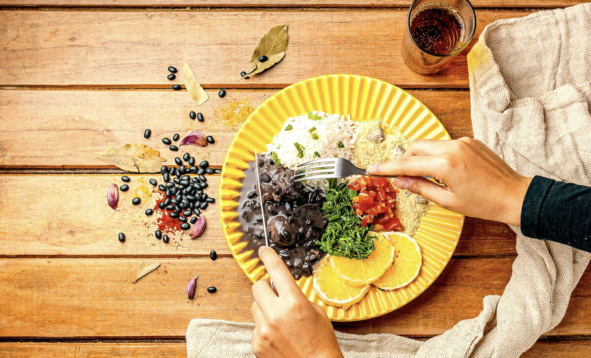 Sembra che i migliori abbinamenti da fare coi legumi siano quelli con riso, pasta oppure cereali