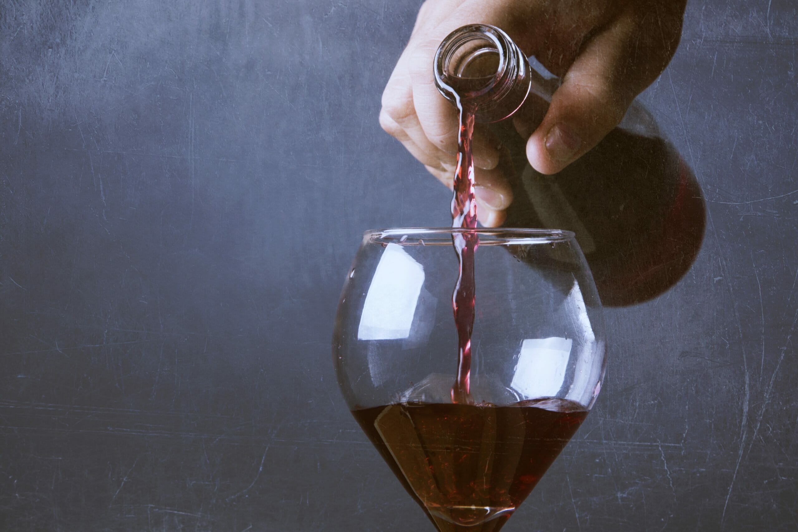 Si può acquistare un’ottima bottiglia di vino senza investire grandi patrimoni