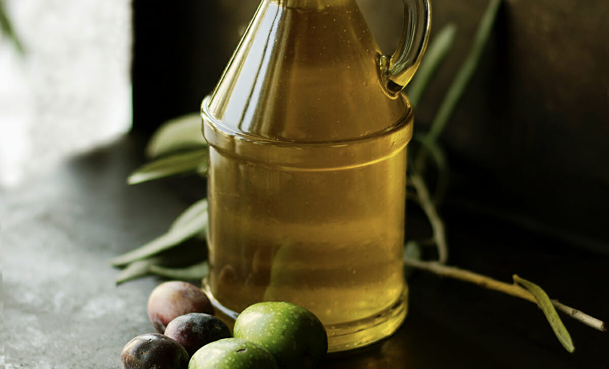 Si suggerisce un sugo pronto con olio extravergine di oliva