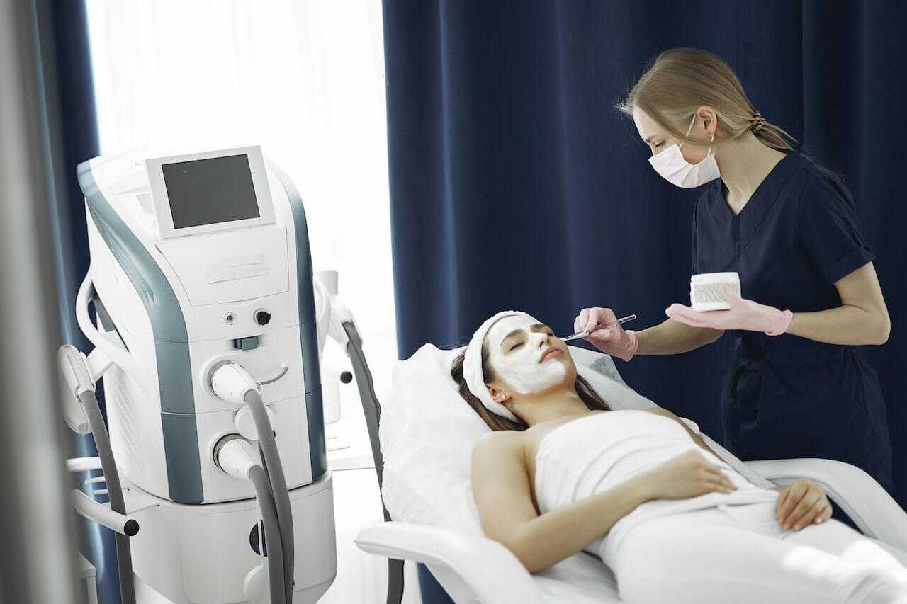 Trattamento laser e peeling