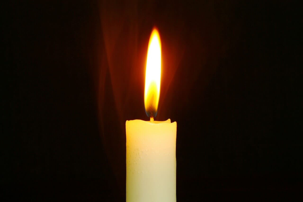 Tutto ciò di cui abbiamo bisogno è una candela