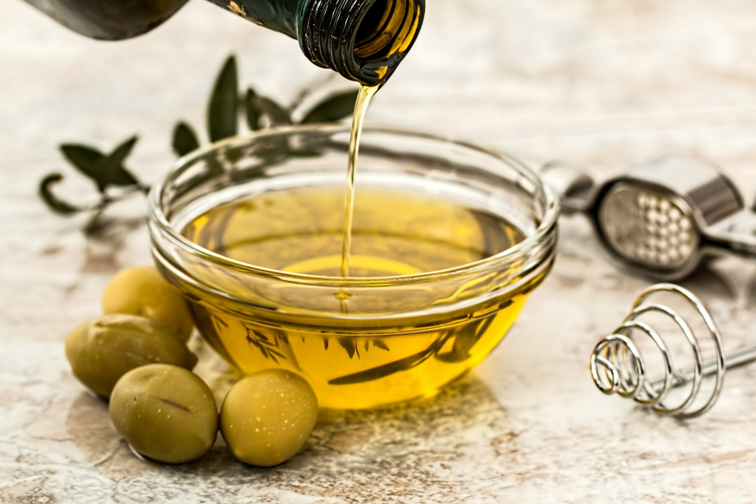 Un altro grande struccante completamente naturale è l'olio di oliva, meglio se extravergine.