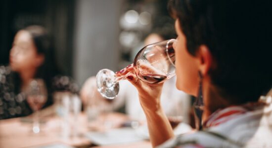 Un buon vino completa il pasto