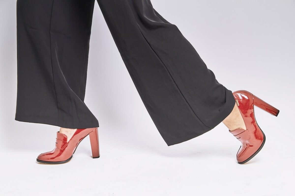 Un ottimo pantalone sartoriale si può trovare anche a 40 euro-proiezionidiborsa.it