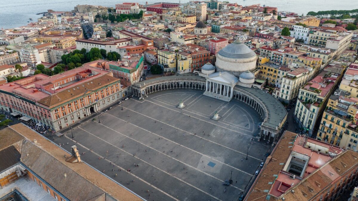 Una meta d’obbligo in questo mese è Napoli-proiezionidiborsa.it