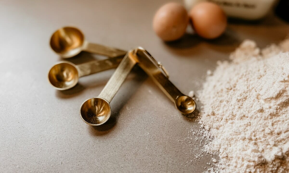 Usare laa farina di riso o l'amido di mais