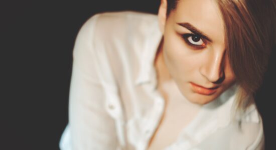 Vuoi capire se stai bene coi capelli corti?