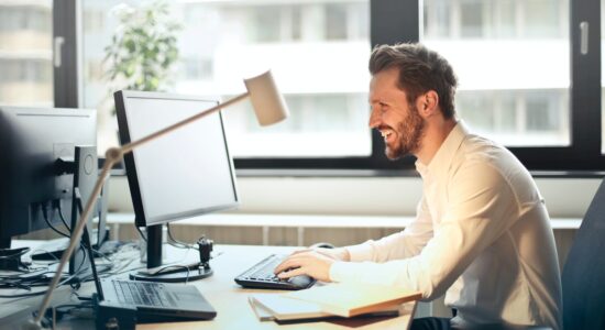 Felici per l’email dell’Agenzia