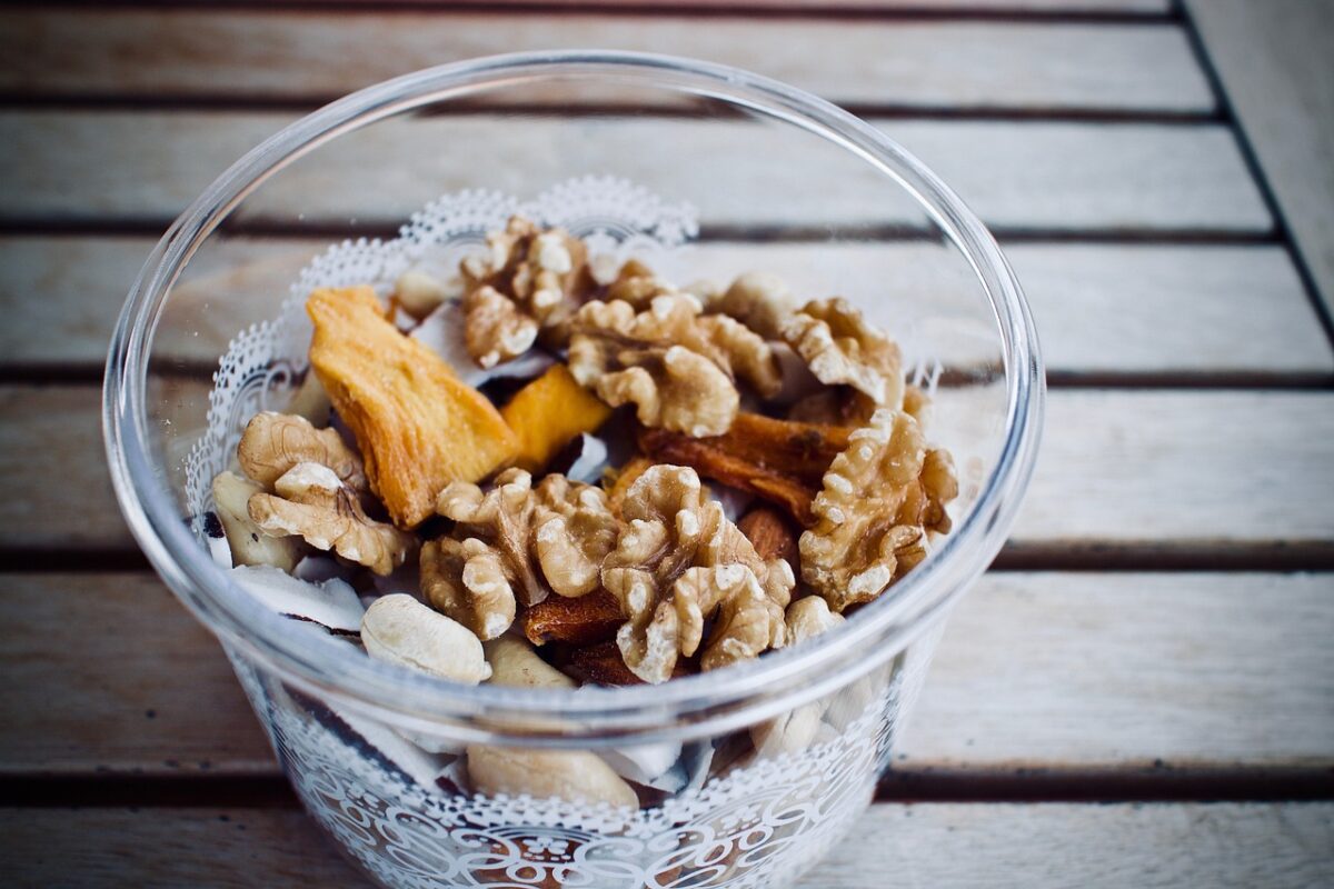 Mangiare frutta secca
