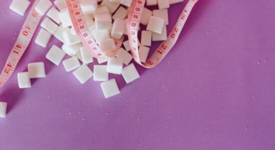 Per la dieta meglio il miele o lo zucchero