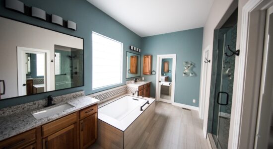 Rinnovare il bagno spendendo poco
