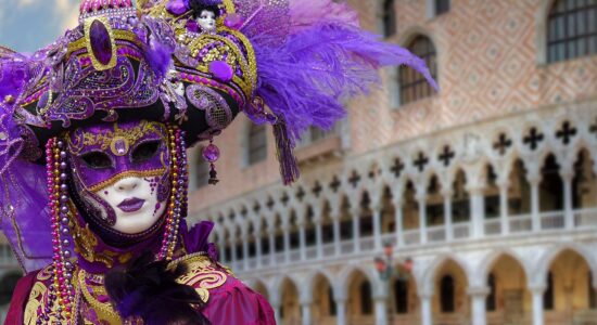 Ritornano la sfilate di carri a Venezia