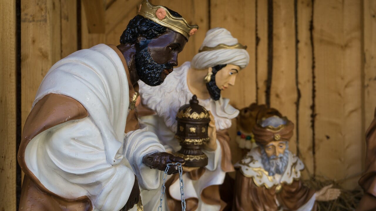 Si tende ad associare la Befana ai Re Magi